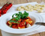 Obrázek k receptu Domácí gnocchi s rajčatovou omáčkou